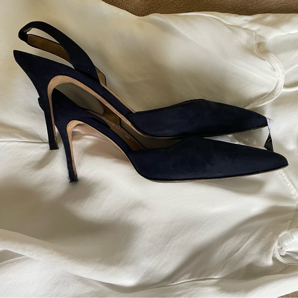 💙Manolo Blahnik 37 1/2 heels